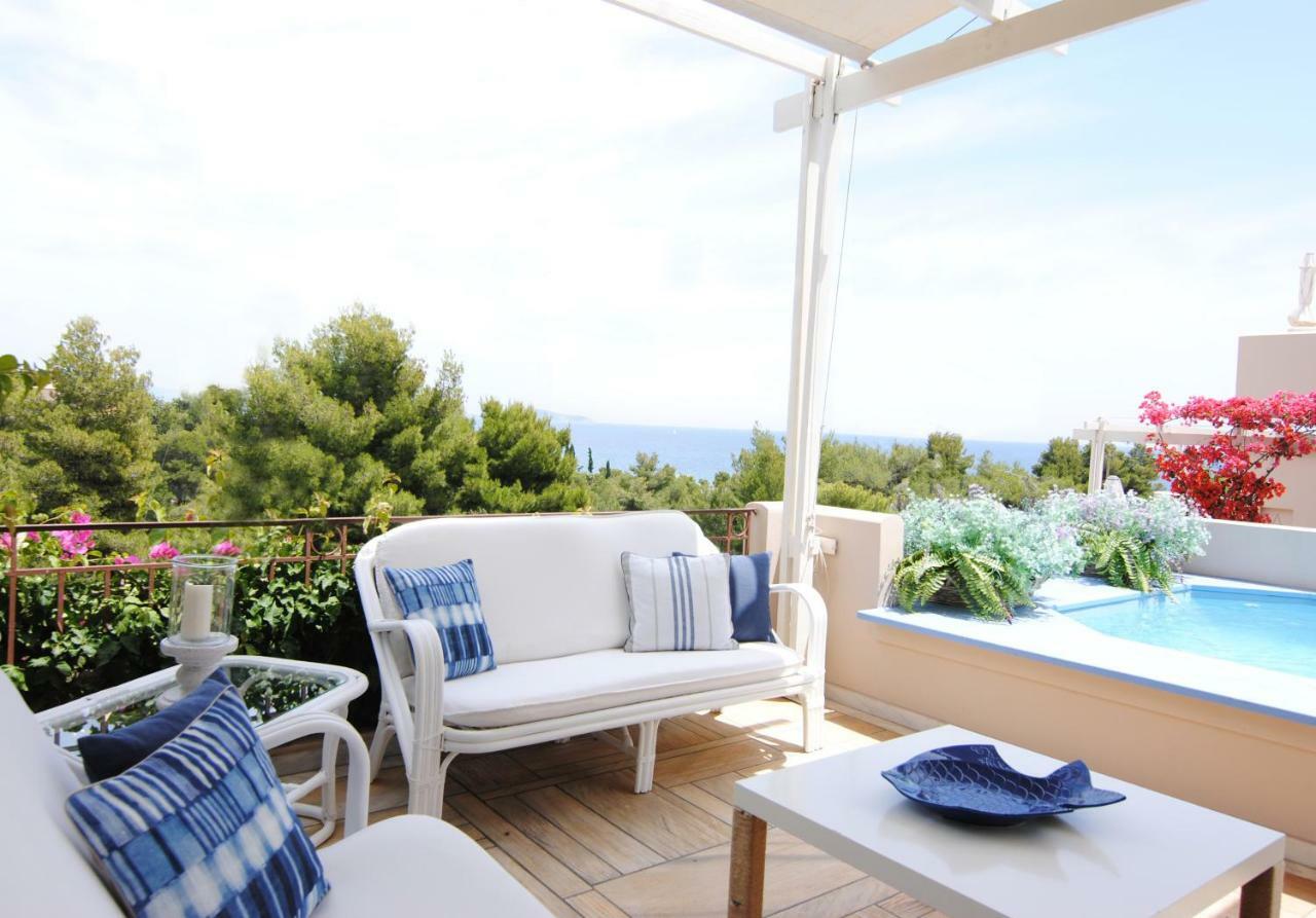 Pentathlon Collection Villa
