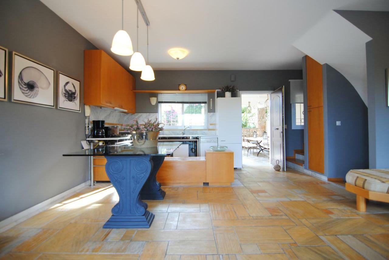 Villa Pentathlon Collection *